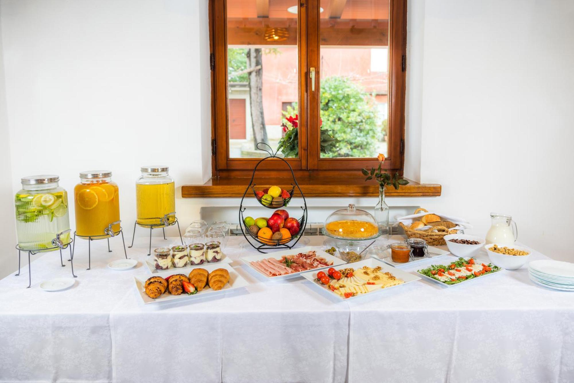 Stok - Rooms, Wine & Restaurant - Marezige, Capodistria Esterno foto